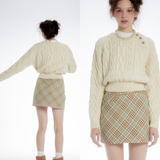 Waist Mark Cable Sweater